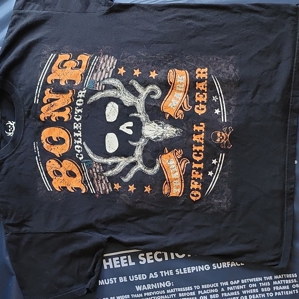 BONE COLLECTORS OFFICIAL GEAR TEE SHIRT XL